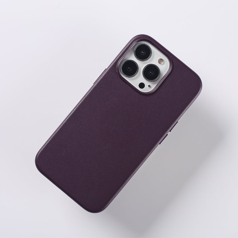 iPhone 15 Pro Leather Magsafe Case : Royal Purple