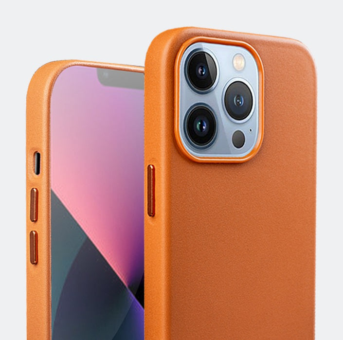 iPhone 14 Pro Leather Magsafe Case : Berry Orange