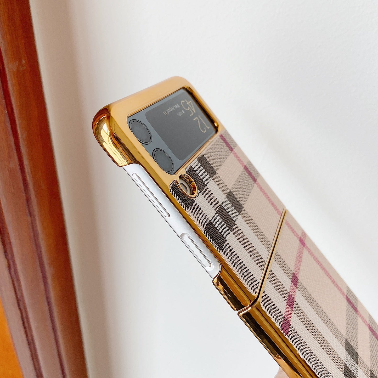 Samsung Galaxy Z flip 3 Case : Striped Checks Gold