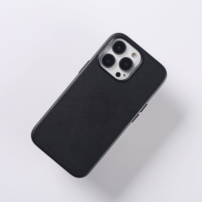 iPhone 15 Leather Magsafe Case : Cosmic Black